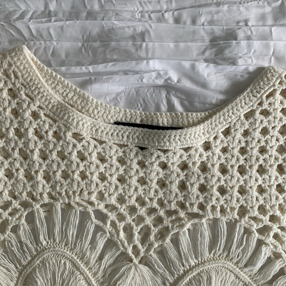 DENIM 24/7 Women’s Cream Sweater Detailed Soft Crochet Fringe Short Sleeve L - Picture 3 of 13